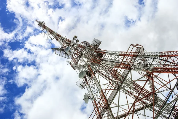 Technologia transmisji wieża — Zdjęcie stockowe