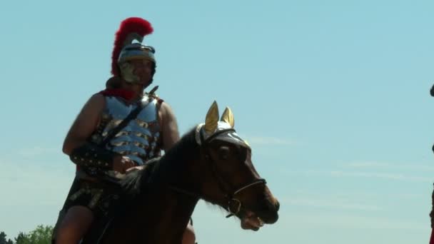 Roman cavalry during Birth of Rome celebration — Stock Video