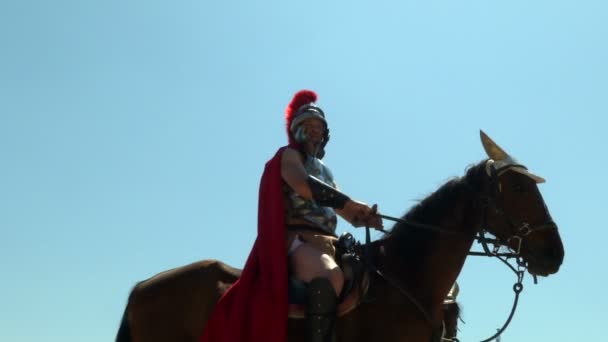 Roman cavalry during Birth of Rome celebration — Stock Video