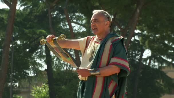 Oratore romano durante la celebrazione della Nascita di Roma — Video Stock