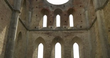 San Galgano Ortaçağ ortaya Abbey Kilisesi Harabeleri. Toskana, İtalya