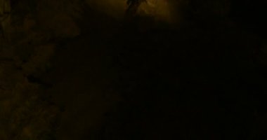 Sarkıt ve dikitler Antro del Corchia kireçtaşı mağara, İtalya