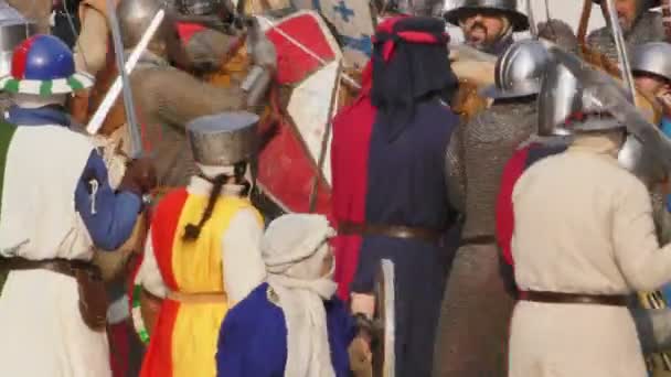 Mittelalterliche Armee hautnah — Stockvideo