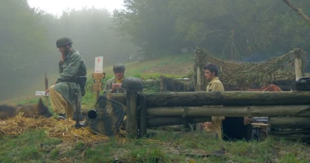 ゴシック ライン防衛に沿ってバンカーのドイツの兵士 — ストック動画