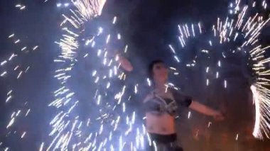 ateş gösterisi ışıltı