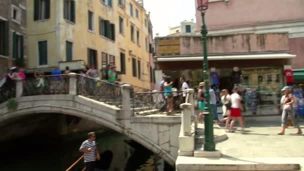 Venedig canal turist — Stockvideo