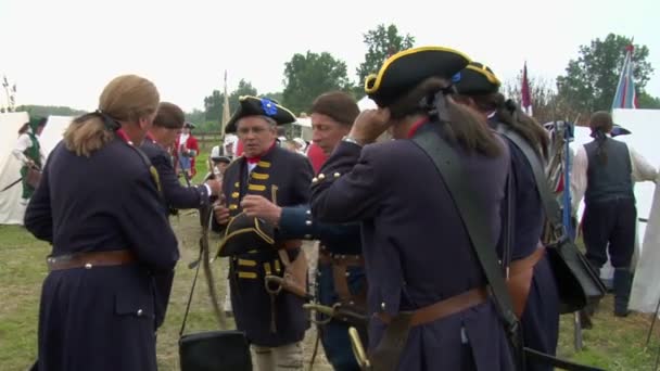 Militaire kamp tijdens een re-enactment van Negenjarige Oorlog in Piemonte-Savoye — Stockvideo