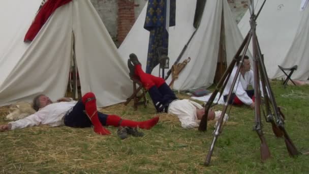 Military encampment during a reenactment of Nine Years' War in Piedmont-Savoy — Stock Video