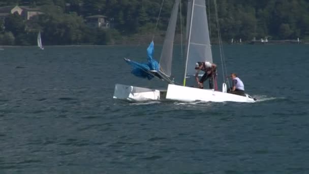 Catamarans tijdens formule 16 Europeanen uitdaging — Stockvideo