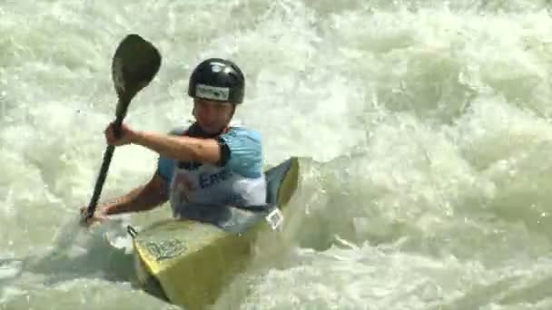 Wildwater canoeing woman slow motion — Stock Video