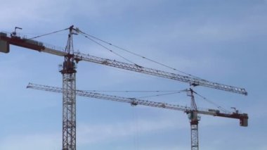 Bir inşaat vinç, Milano, İtalya