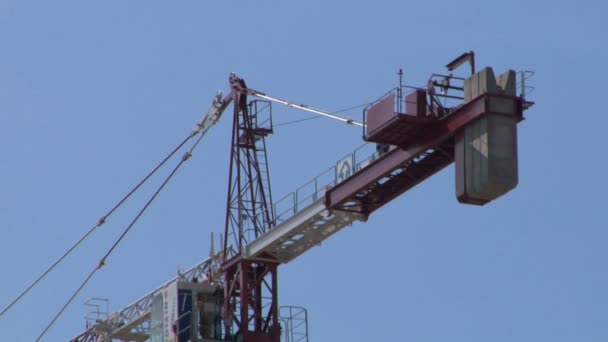 Une grue de construction — Video