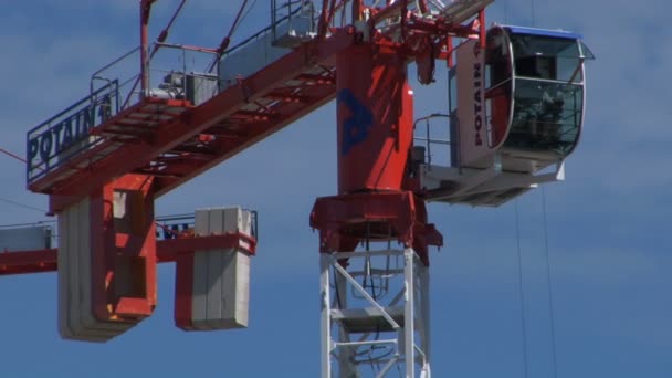 A Construction crane in Milan, Italy — Stock Video