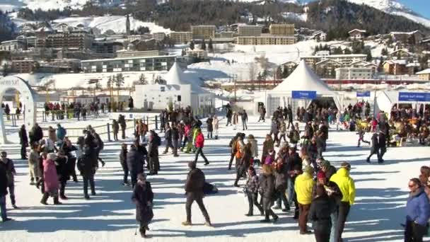 El Campeonato Europeo de Caza de Caballo en el Turfin Blanco Sankt Moritz — Vídeo de stock