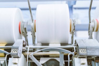 Fabrikada tekstil üretimi