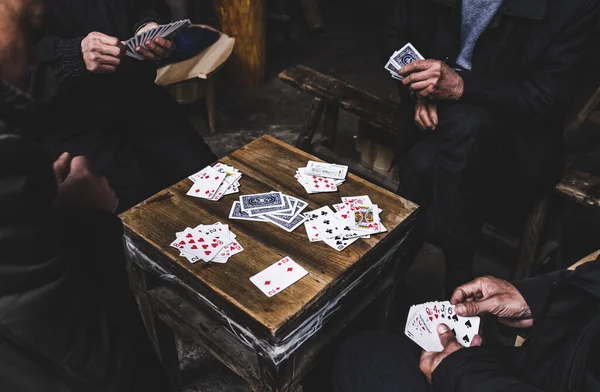 Hombres Chinos Jugando Las Cartas — Foto de Stock