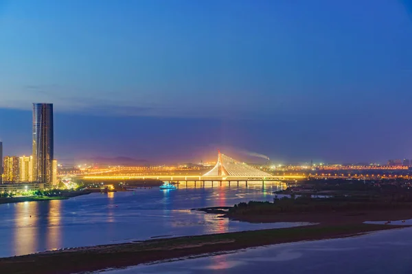 Erhöhte Sicht Auf Nächtlich Beleuchtete Gebäude Hafen — Stockfoto