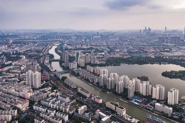 Architektur Der Stadt Nanjing Unter Wolkenverhangenem Himmel — Stockfoto