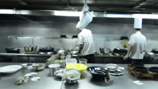 Motion chefs of a restaurant kitchen — Stock Video