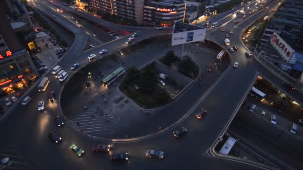 Şangay 'daki köprü ve şehir gece görüşü — Stok video