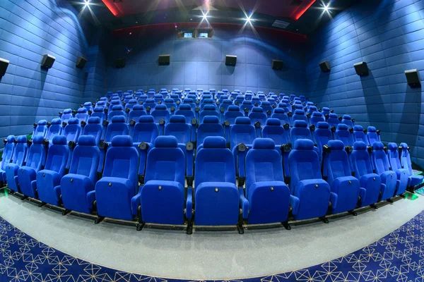 在电影院里的座位是空着 — 图库照片
