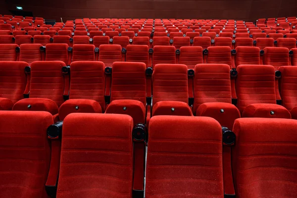 在电影院里的座位是空着 — 图库照片