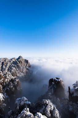 Kış kar, dağ manzarası