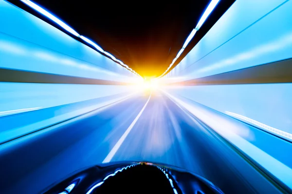 Auto ad alta velocità nel tunnel, Sfocatura movimento — Foto Stock