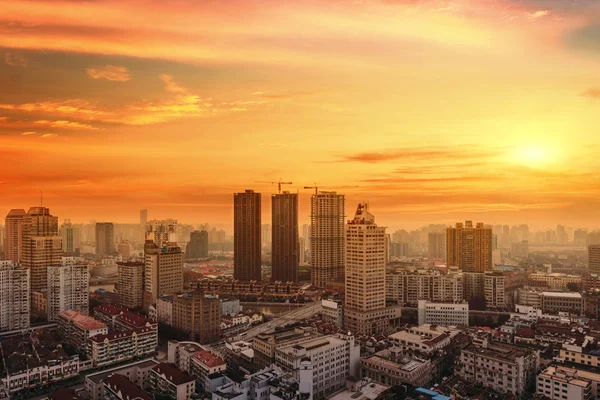 Sunrise, modern şehir manzarası shanghai — Stok fotoğraf