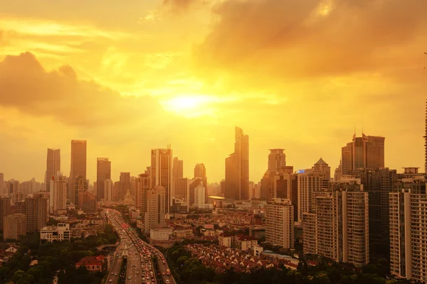 Sunrise, modern şehir manzarası shanghai — Stok fotoğraf