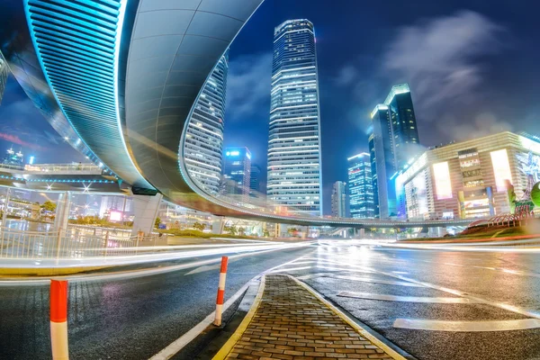 Torens in Shanghai's nieuwe Pudong bancaire en business EA — Stockfoto