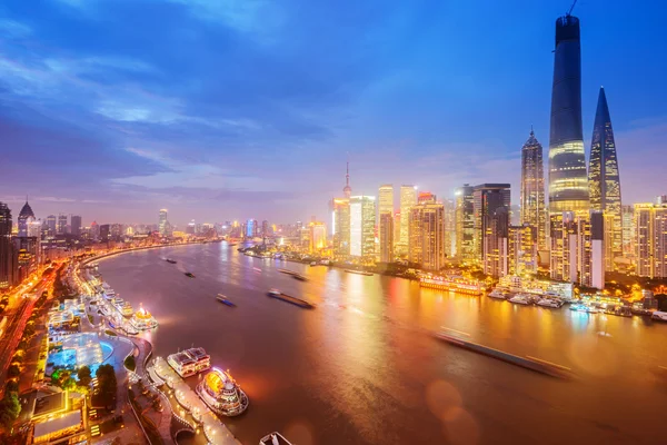 Moderna città al sorgere del sole, skyline di shanghai — Zdjęcie stockowe