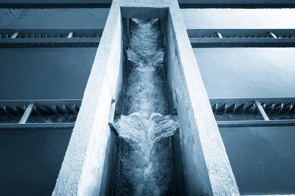 Modern kentsel atık su arıtma tesisi.