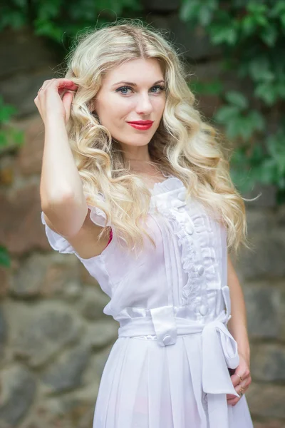 Portrait of a beautiful young blonde — Stock Photo, Image