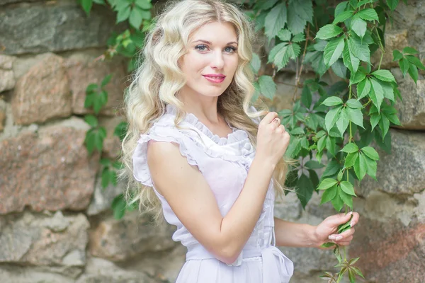 Portrait of a beautiful young blonde — Stock Photo, Image