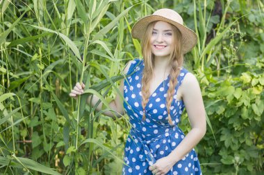 Güzel, mutlu kadın.