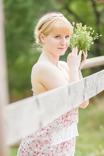 Portrait of young woman — Stock Photo, Image