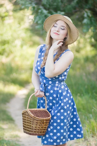 Mulher feliz bonita — Fotografia de Stock