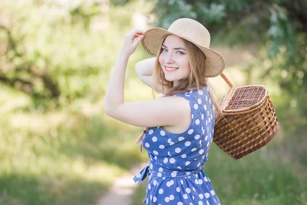 Hermosa mujer feliz —  Fotos de Stock