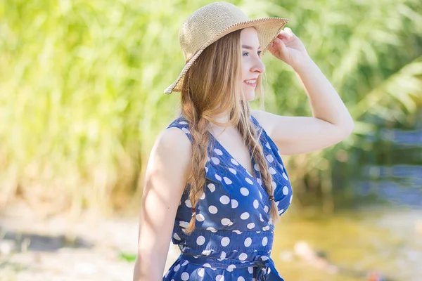 Güzel, mutlu kadın.