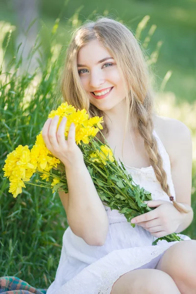 Closeup portrait of cute young woman — Stock Photo, Image