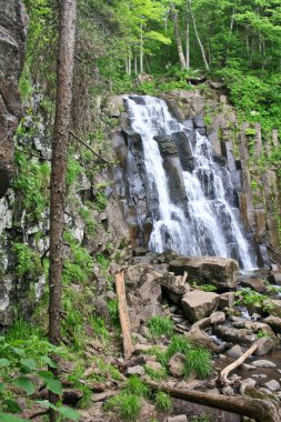 Güzel manzara - dökülen sular.
