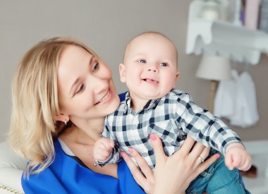 Anne ve oğlu oynama