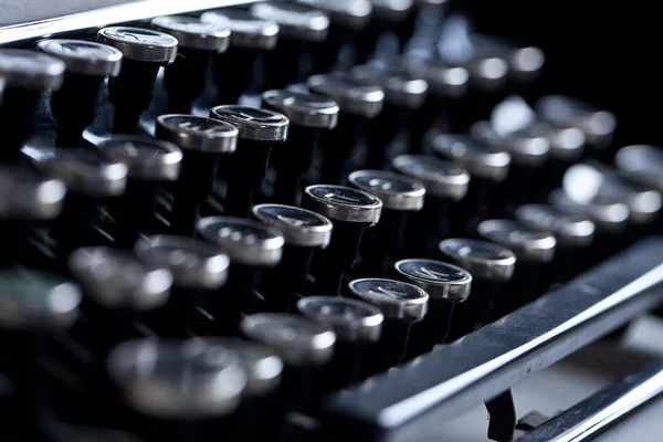キリル文字と古いアンダーウッド タイプライター — ストック写真
