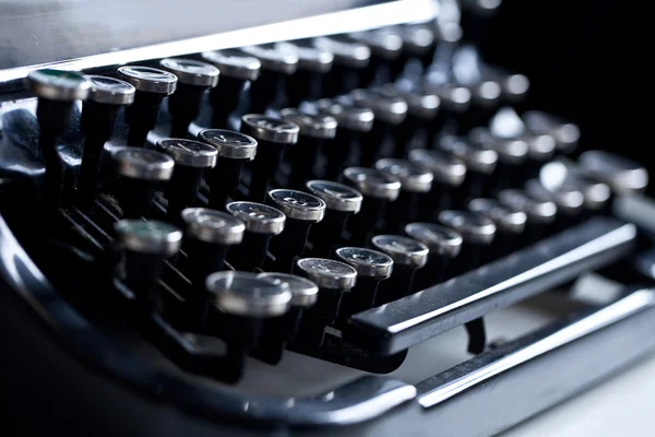 Antigua máquina de escribir Underwood con alfabeto cirílico —  Fotos de Stock