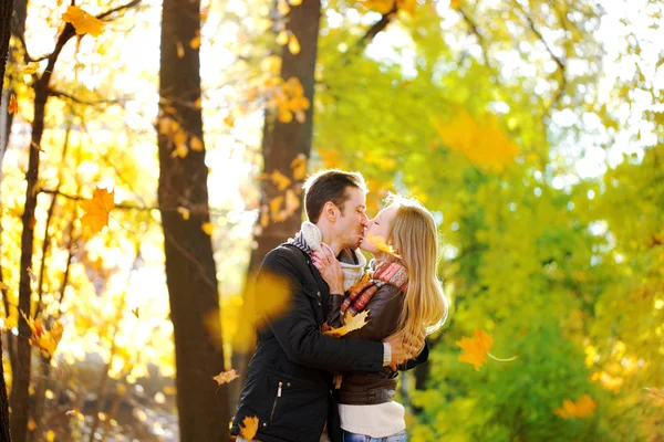 Couple of lovers have fun in the park — Stock Photo, Image