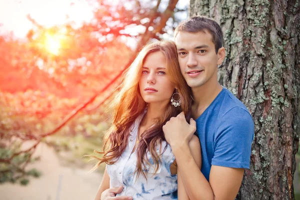 Junges Liebespaar beim Dating — Stockfoto