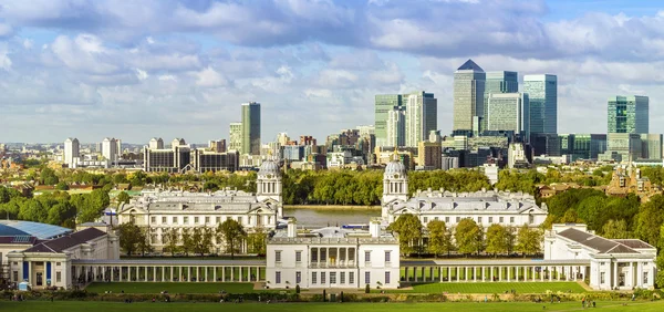 London, Greenwich Park and Canary Wharf — Stock Photo, Image