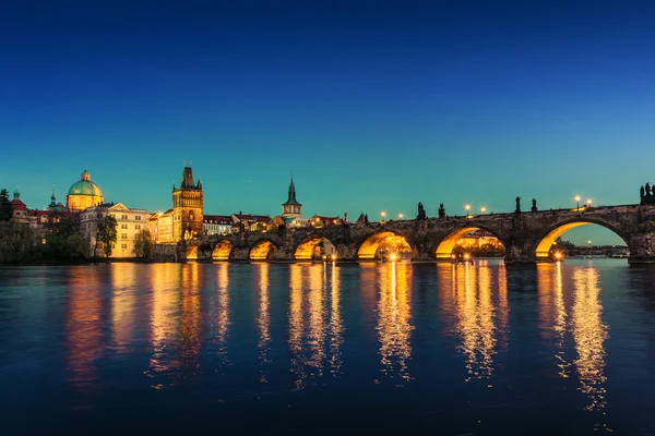 Praha za soumraku; Česká republika — Stock fotografie