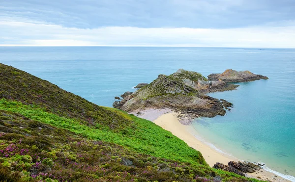 Kliffen en zandstranden van Cap Erquy — Stockfoto